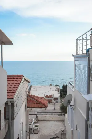 Ulcinj entire apartment with stunning sea and old town views !