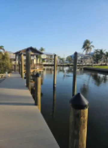 Charming 2-bedroom house in pleasant Saint James City with AC, WiFi, Boat Dock