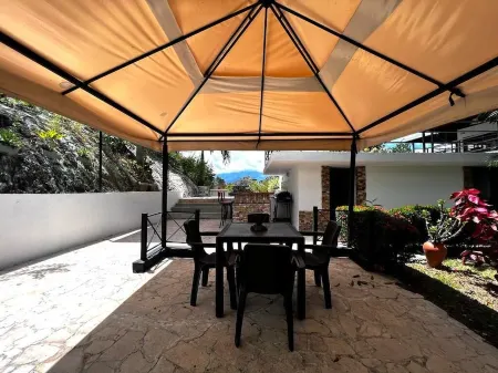 Casa Finca de Descanso y Recreación en Sopetran Antioquia Отели в г. Sopetran