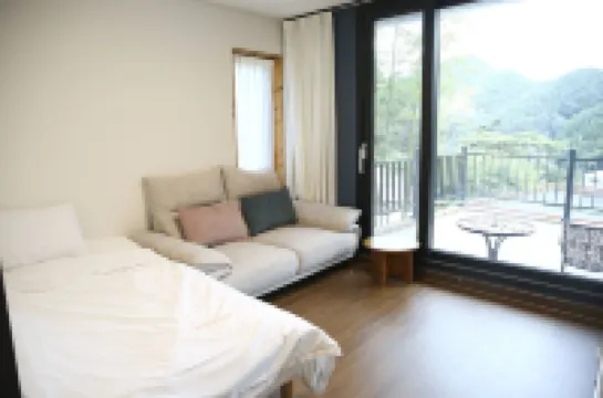 ดาเมียง ลิซาฟอร์เรสท์ วิลเลจ