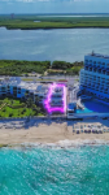 Spacious 4-bedroom villa with WiFi, AC in charming Cancún