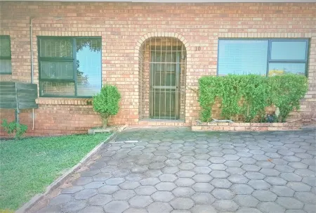 Spacious holiday home in cozy complex. Walking distance from the nature reserve. Отели в г. Эшове