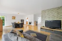 Bright 3-room maisonette apartment with 2 terraces near Schön Klinik Vogtareuth Hotel di Stephanskirchen