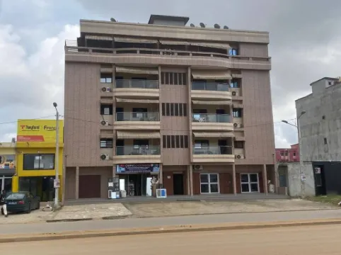 M & M Penthouse, 3 Bedrooms Salon Villa Complete