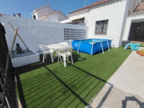 Casita moderna vacacional en roses