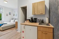 Vorstadtoase für 2 - 2023 eröffnet - Netflix, Parken, Queensize-Bett, Nähe BER