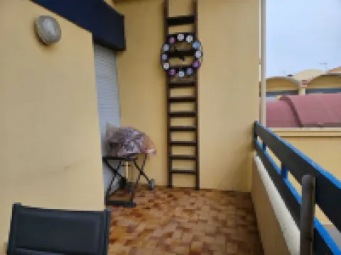 Studio Mezzanine en Bordure de mer Dans le sud de la France 格呂桑酒店