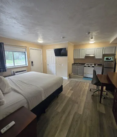 Nashoba Valley Inn & Suites Отели рядом с достопримечательностью «The Mill Works»