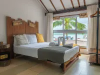 The Yak Lake House - Hostal Hotels in Bacalar