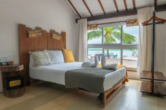 The Yak Lake House - Hostal Hotel di 