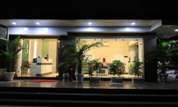 Uda 더 바질 호텔(The Basil Hotel) 2-Star Hotel suite