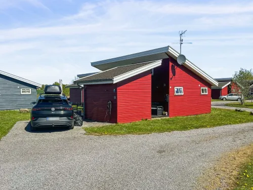 "Carlie" - 2.8km from the Sea