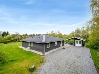 "Veijo" - 400m to the Fjord Hotels in Spottrup