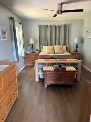 Large Picturesque Lakehouse~Pet Friendly+Beach+Hot Tub+Game Rm+Tiki Hut+Gym=Fun