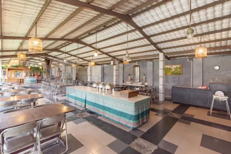 Yehezkiel Hotel Lembang Отели рядом с достопримечательностью «Cimahi Waterfall»