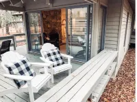 Designer Hideaway @ Callaway Gardens Hotels in Hamilton