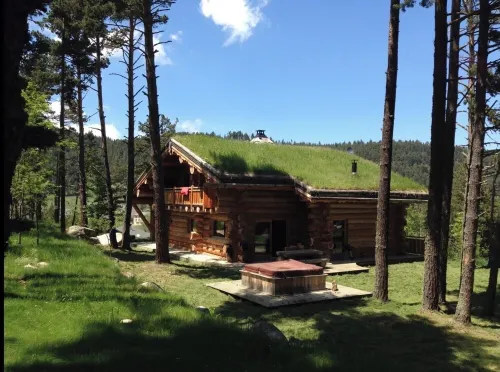 Charming cottage Eastern Pyrenees Hotels in Formigueres