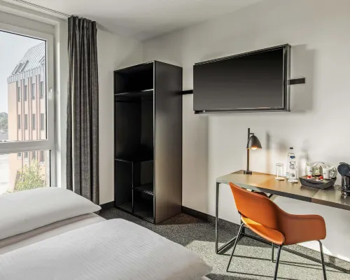 B&B Hotel Lübeck-Hbf Отели рядом с достопримечательностью «Санкт-Лоренц»
