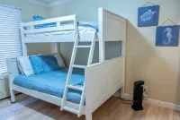 Large Santa Cruz Beach House. Steps to beach. Pets welcome. Family. Reunions.