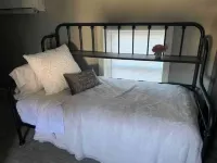 Historic oasis next to spa in downtown Dubuque Các khách sạn ở Dubuque