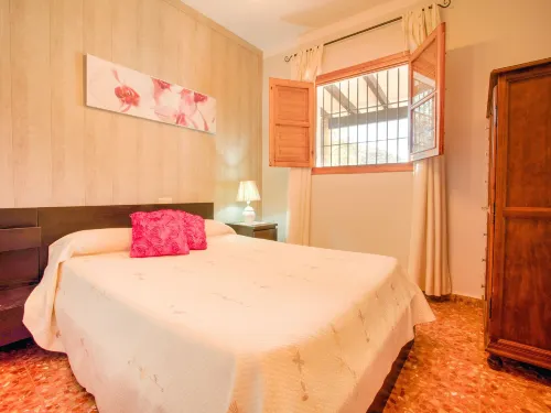 Sunny Solarium Holiday Home
