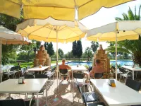 Chalet with air conditioning on beautiful park
