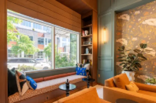 1BR | Views, Rooftop, Gym | Bellevue | Sophari B Hotels in 