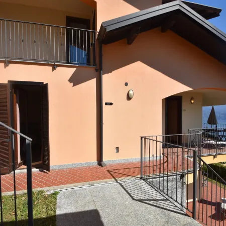 Garden Flat by Lake Maggiore