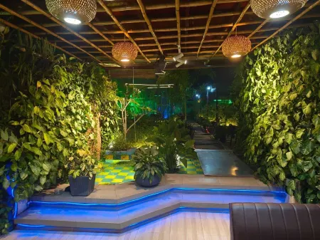 Hotel Grand Circle Inn Отели рядом с достопримечательностью «Nagar Shanti Nibash»