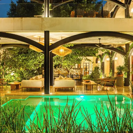Adoro Hotel Boutique