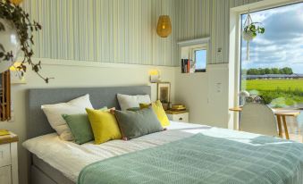 Seaside Retreat & Hotel