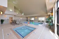 هوليداي إن إكسبرس آند سويتس جيليت باي آيتش جي - جاكوزي