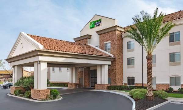 Holiday Inn Express & Suites Merced - Yosemite Natl PK Area by IHG