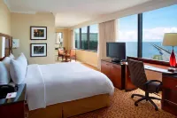 New Orleans Marriott Metairie at Lakeway Hotel a 