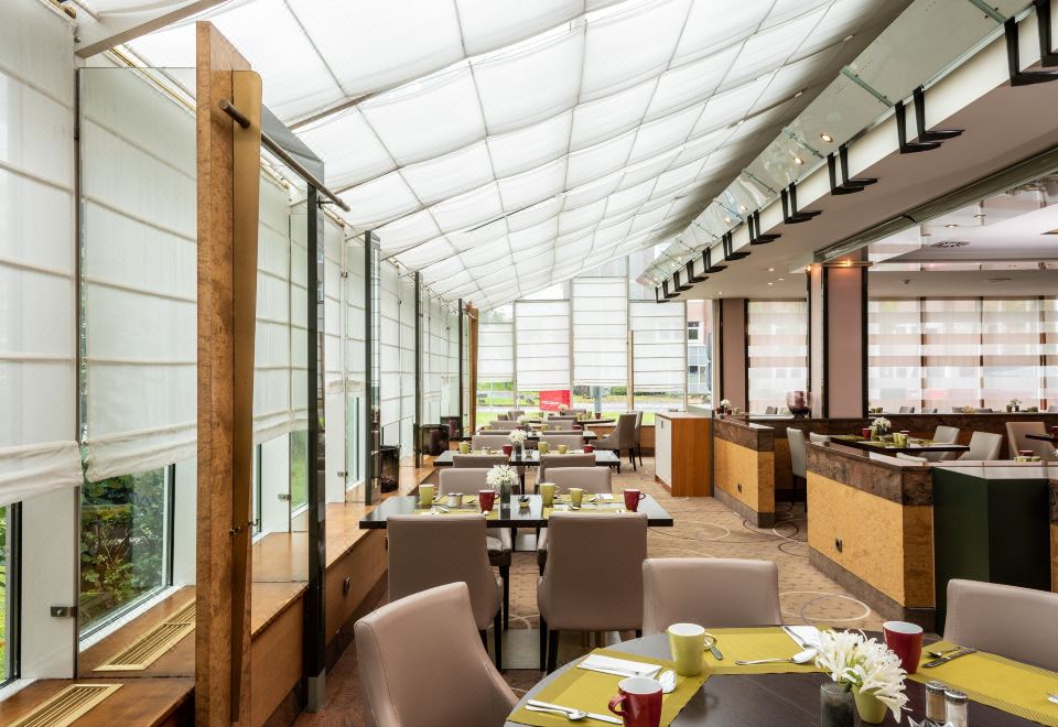 Leonardo Hotel Koln AirportOver view