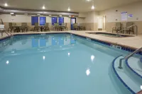 Holiday Inn Express & Suites Willmar by IHG - Pools