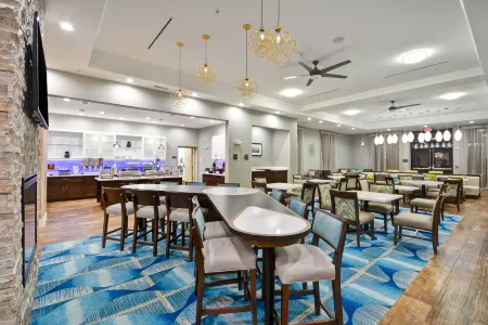 Homewood Suites by Hilton Galveston Отели рядом с достопримечательностью «Парк Сивулф»