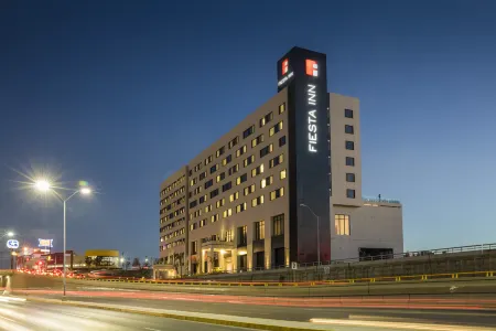 Fiesta Inn Chihuahua Fashion Mall Отели рядом со станцией Chepe Station