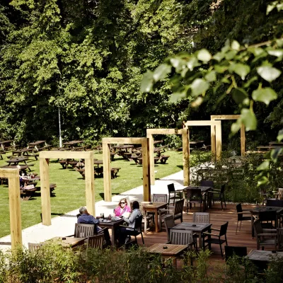 The Drayton Court Hotel Отели рядом с достопримечательностью «Парк Остерли»