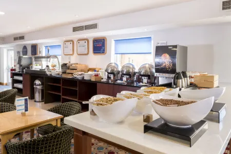 Holiday Inn Express Birmingham - Star City Отели в г. Бирмингем