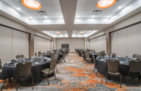Holiday Inn & Suites MEMPHIS SOUTHEAST-GERMANTOWN by IHG - parking