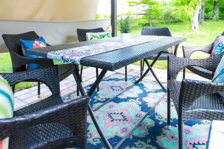 Charlotte Sanctuary, Comfort, Fenced, Sleeps 11