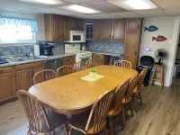 Walking distance to beach area of Conneaut lake- 4 beds-Dog Friendly- NO Smoking