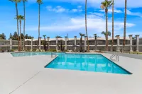 Hourglass Hotel, Trademark Collection by Wyndham - Rooftop Pools