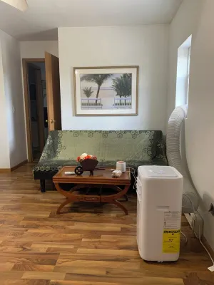 Quiet and comfort one bedroom apt, close to WIU, a kitchen free parking, TV Hotels in Macomb