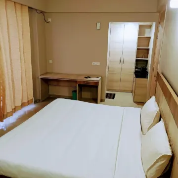 Syrus Hospitality