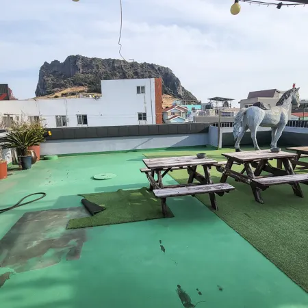 Jeju Hue Stay Geumho Отели рядом с достопримечательностью «Тон-Амса»
