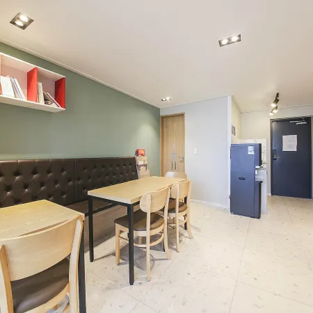 Songtan Hotel Corner Inn Отели рядом с достопримечательностью «Авиа База Осен»
