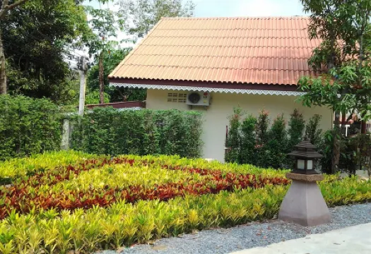 ช้างคลิฟรีสอร์ท