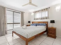 Spacious 3-Bed Home with Large Balcony Hotels in Scarness